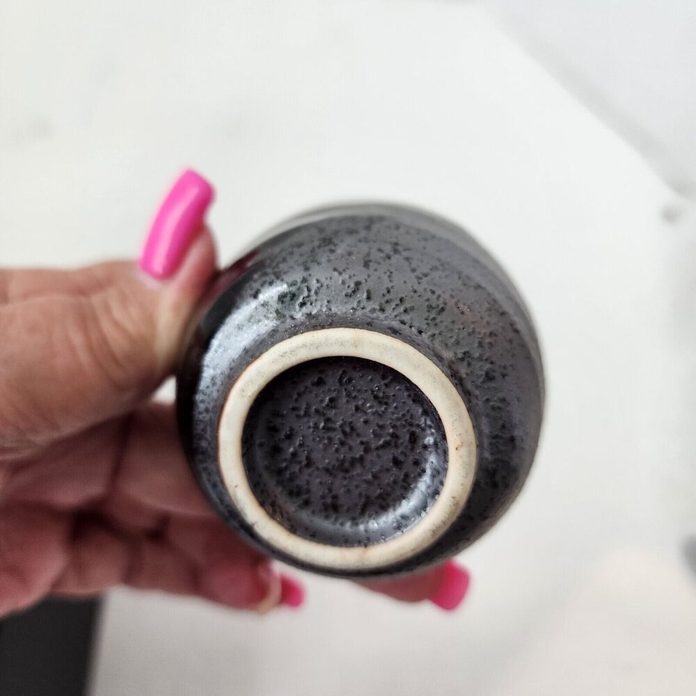 Utsuwa No Yakata Japanese Sake Set Dispenser 4 Cups Black Ceramic New In Box - Picture 7 of 16